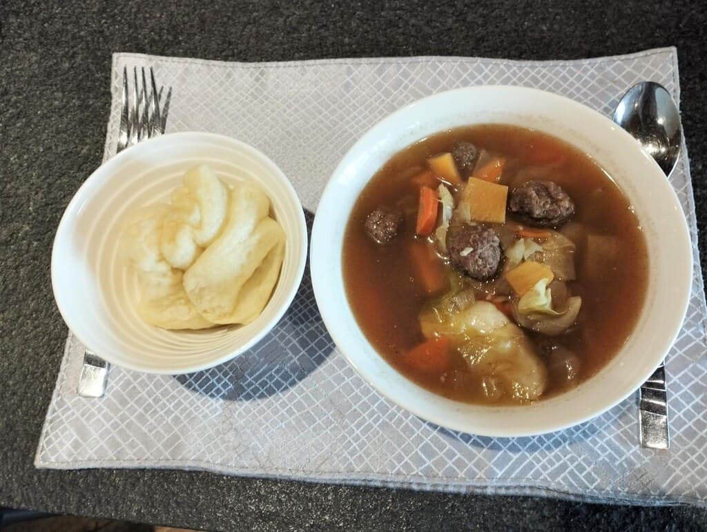 野菜と肉のスープのノゴートイ・ショル
