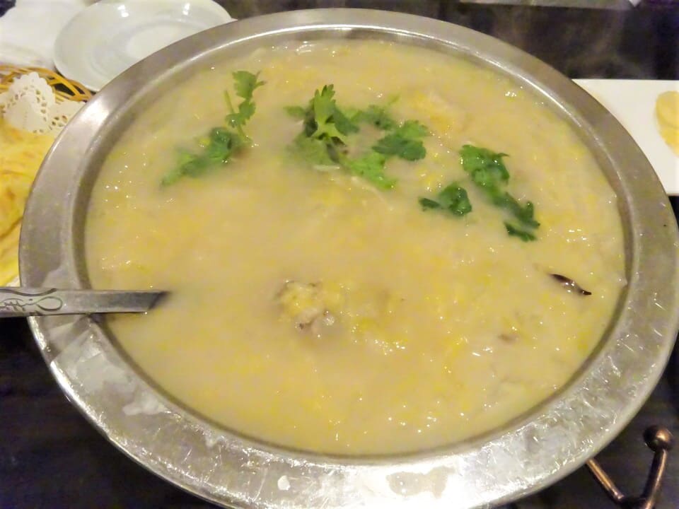 酸菜白肉鍋（スアンツァイバイロウグオ）