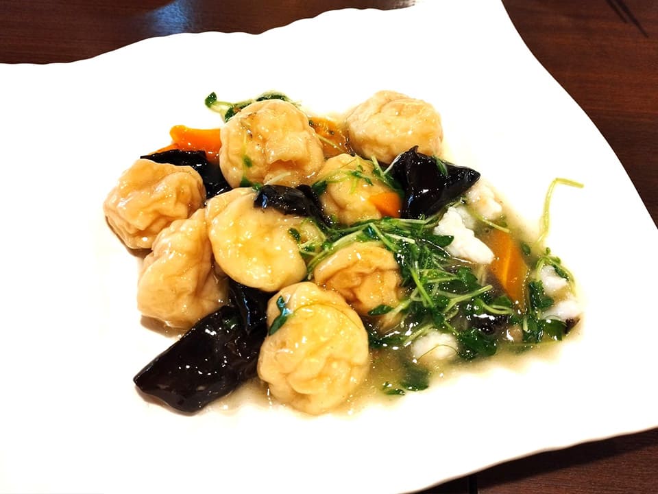 海鮮魚麺筋（特製鮮魚入りお麩と海鮮炒め）