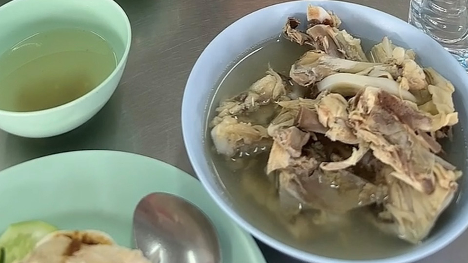 ゴーアンカオマンガイの鶏のスープ
