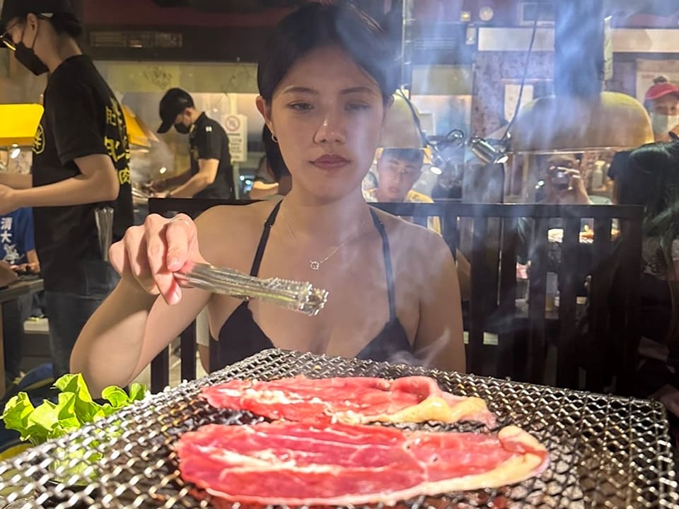 肉とセクシー台湾女子。
