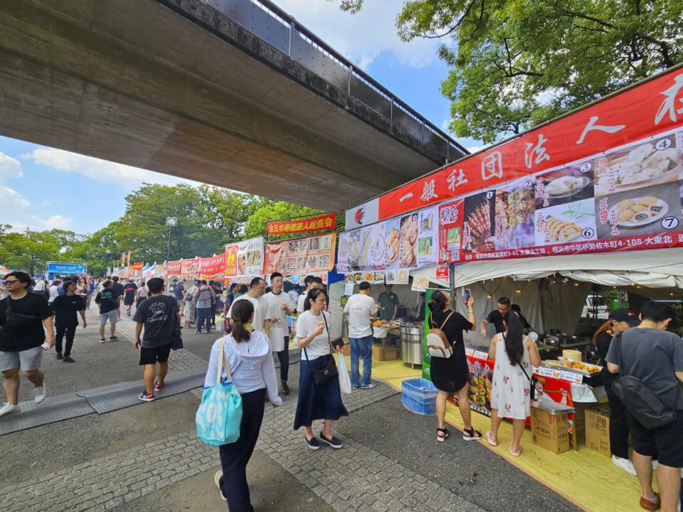 四川料理、福建料理、広東料理、陝西料理など50店以上が出店