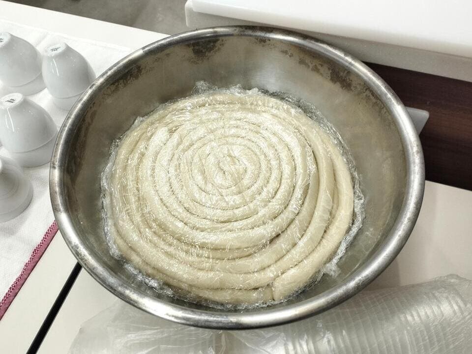 ハラールラグメンの麺の材料は強力粉と小麦粉と水