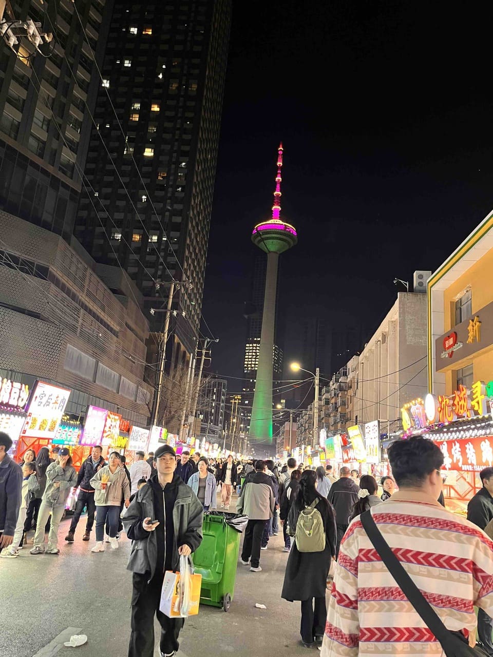 彩塔夜市-1