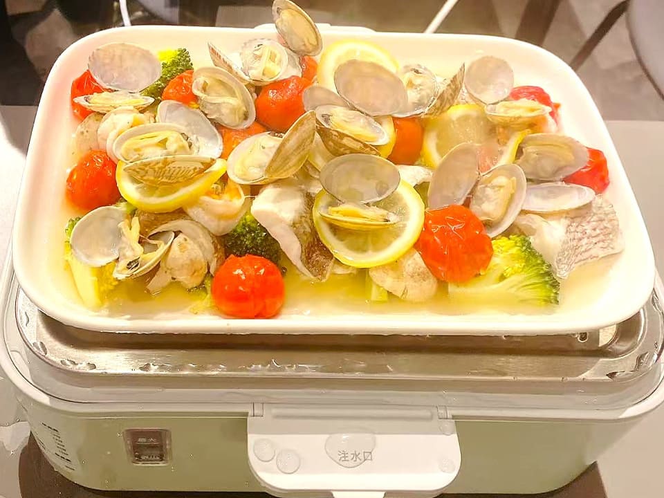 温野菜と白身魚のアクアパッツァ
