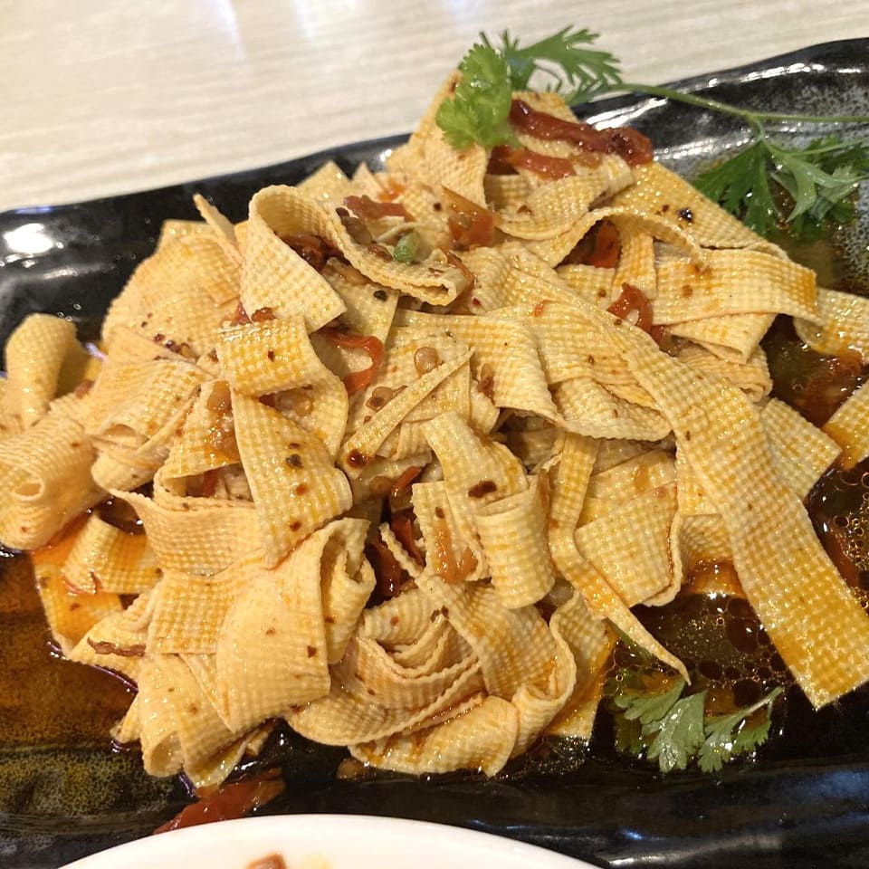 麻辣豆皮(マーラー糸ゆば) … 卤味・揚げ物