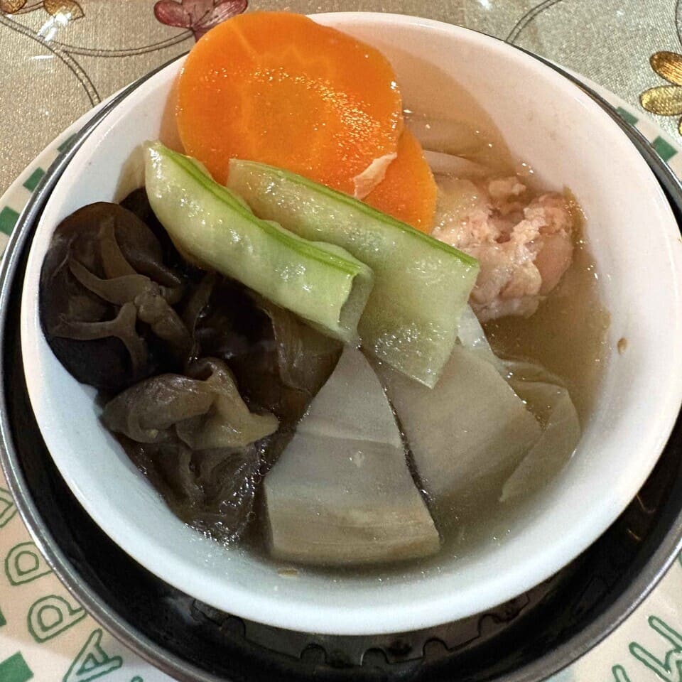 杜仲鶏肉薬膳蒸し