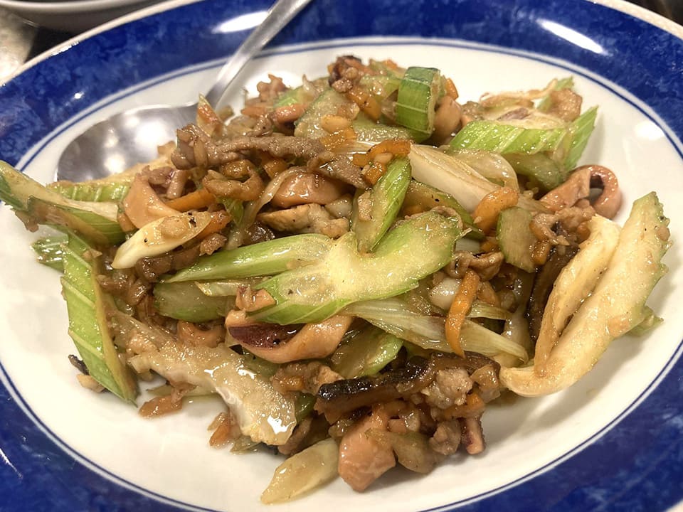 客家小炒(するめとセロリの炒め)