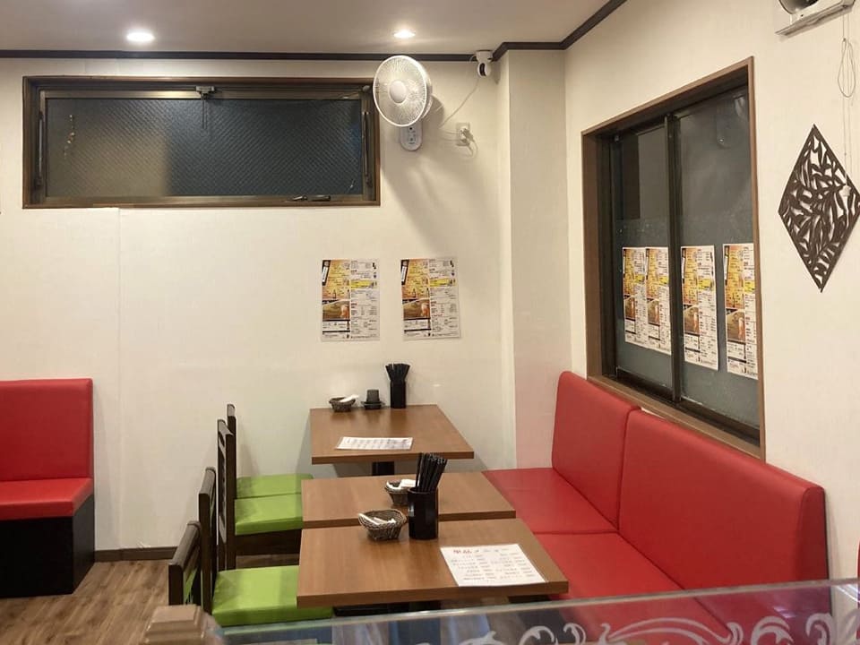 船橋の「麻辣家族」内観