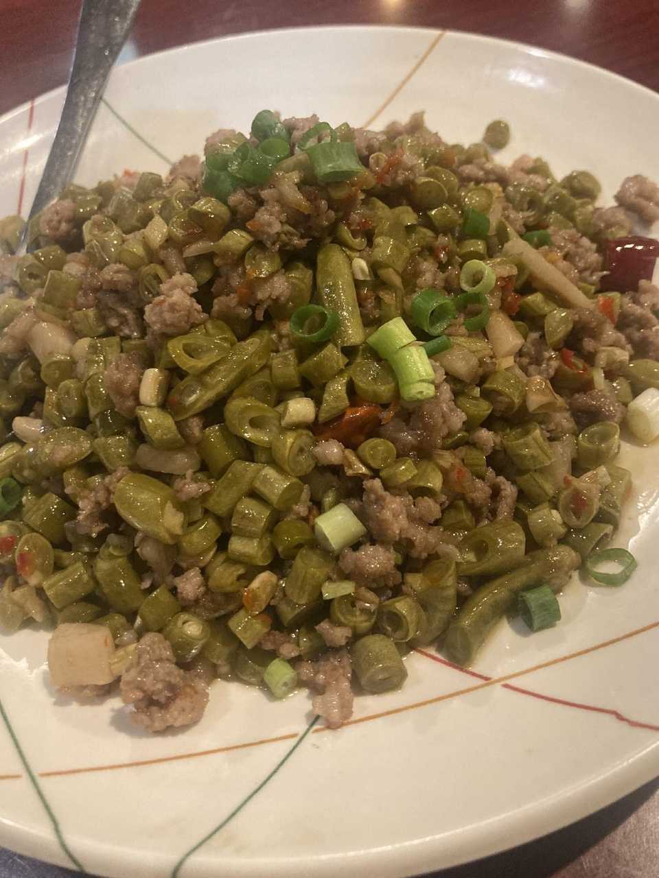 酸豆角肉末·(サンドウジャオロモ:ささげと挽肉炒め)