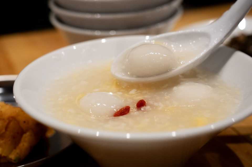 温かい甘酒白玉(酒酿元宵)