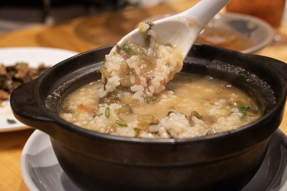 高菜の雑炊(酸菜小豆烩米饭)
