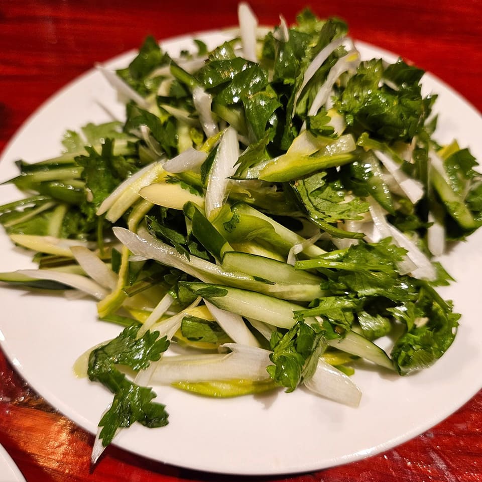 老虎菜　パクチーと青唐辛子のサラダ