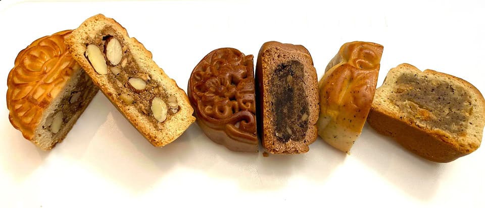 豪华大五仁月餅（断面）｜伯爵茶香金丝坚果仁（断面）｜棒果巧克力月饼（断面）
