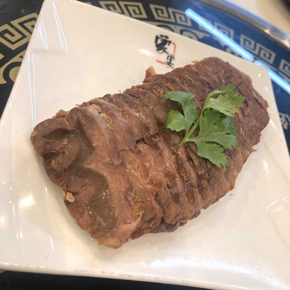 醤香牛腱(牛肉の醤油煮の冷菜)