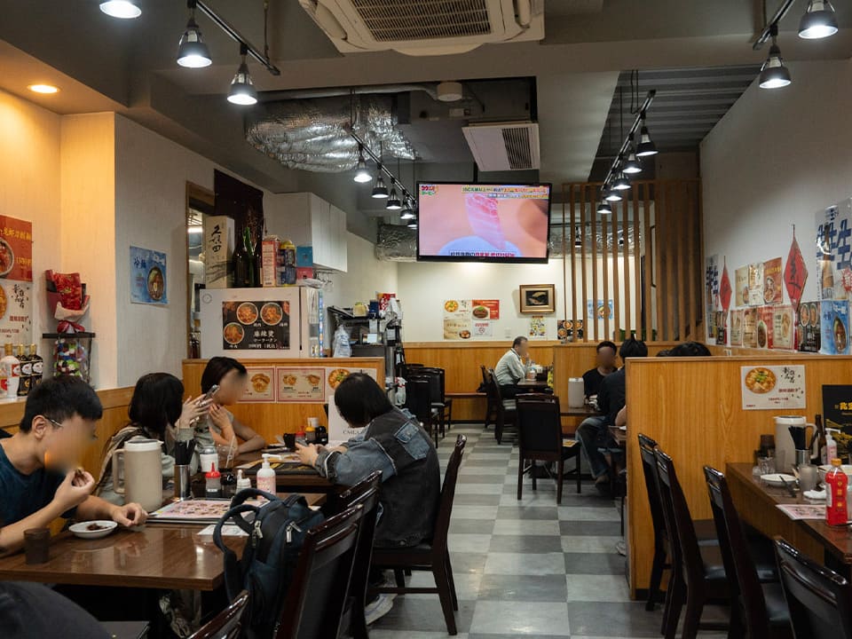 兆奎餃子の店内