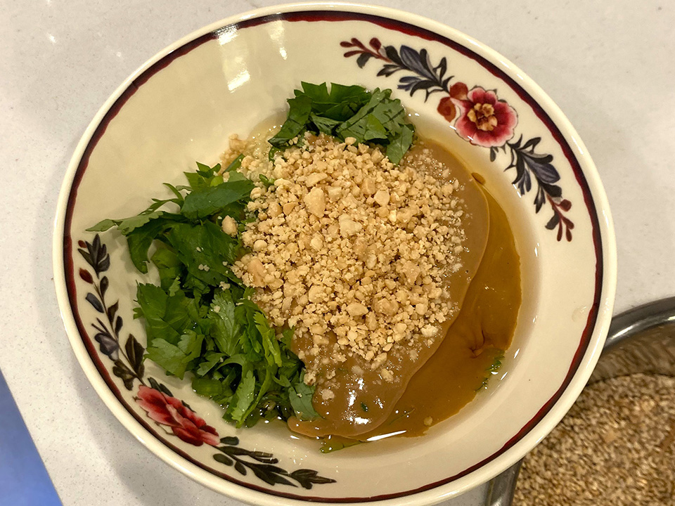 「串串香(チュアンチュアンシャン)」店員さんが作ってくれたたれ