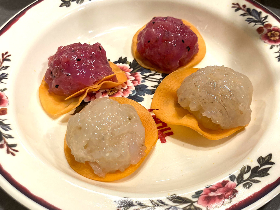 「串串香(チュアンチュアンシャン)」现打魚籽蝦滑