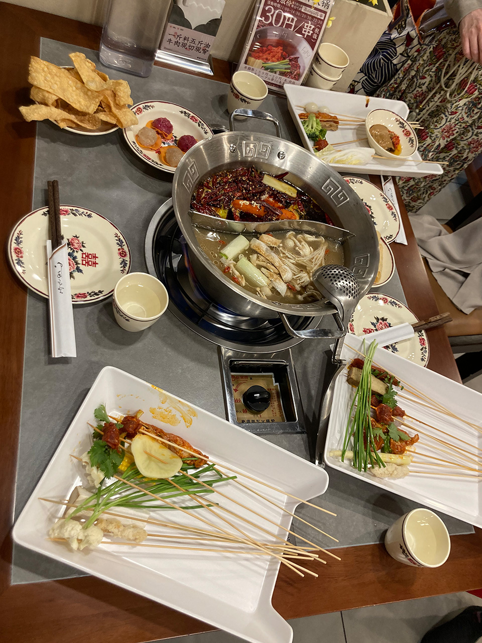 「串串香(チュアンチュアンシャン)」火鍋の様子