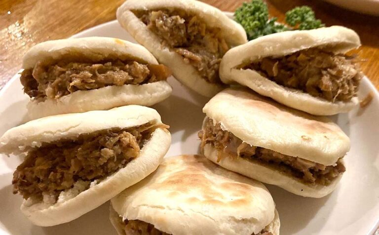 No.402 10年前からロージャーモウがあった懐かしの新橋「西安刀削麺」で友人と会食