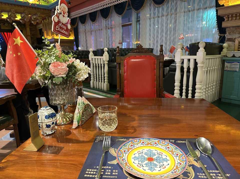 普拉维奇俄式西餐の店内