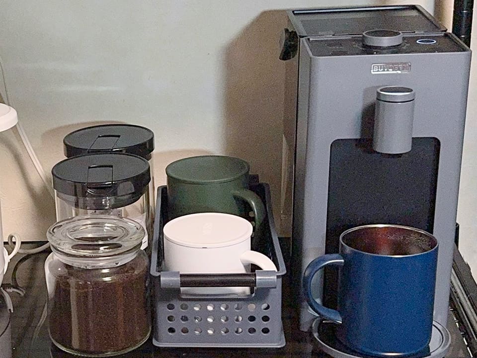 SmartHot ウォーターディスペンサーダイニングテーブルに置いても邪魔にならない