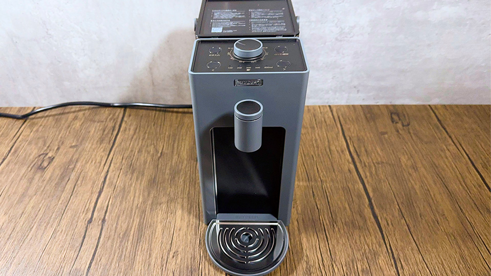 幅147mmのスリムなSmartHot ウォーターディスペンサー