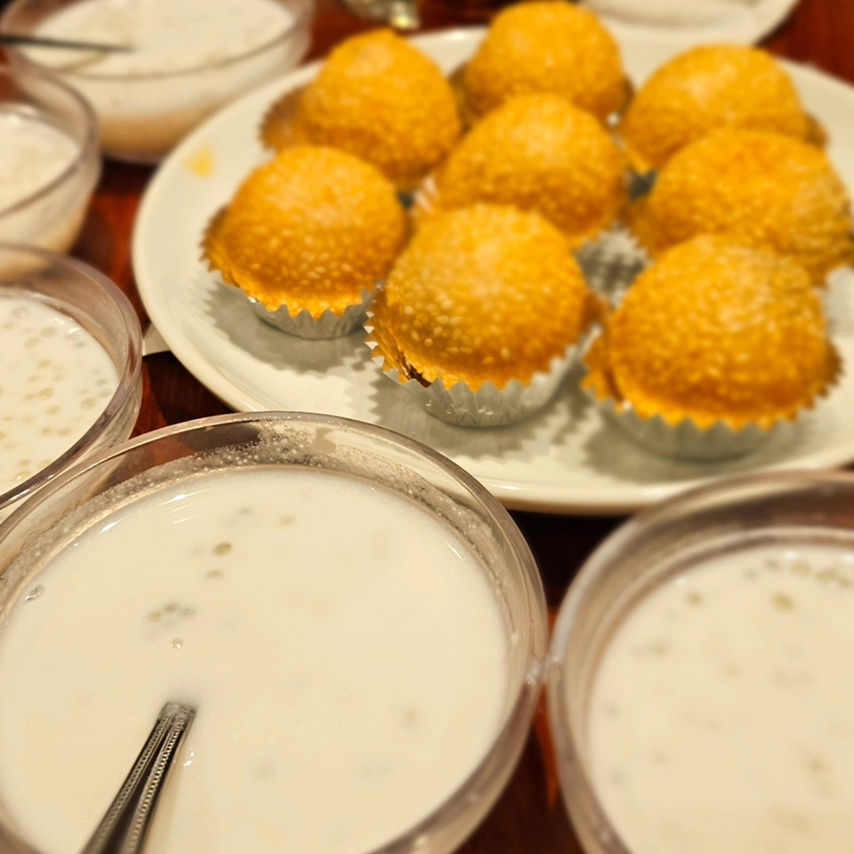 杏仁豆腐シーミールと胡麻団子