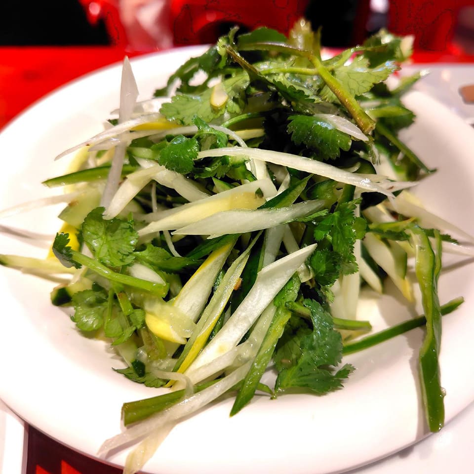 东北老虎菜 (東北　パクチー青唐辛子和え)