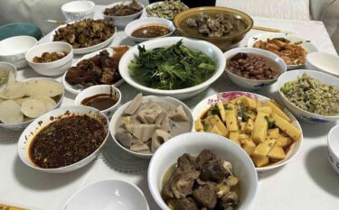 友人の故郷の雲南省楚雄彝族自治州の村で過ごした春節の様子をお伝えします