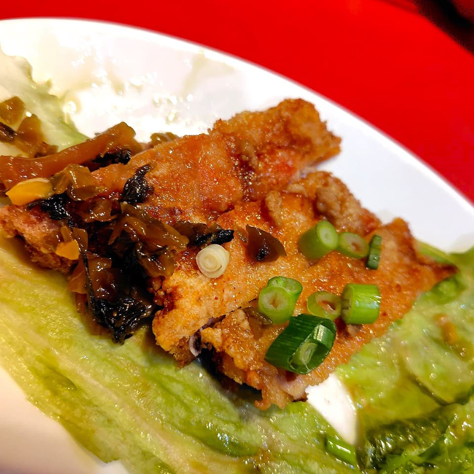 炸排骨 (骨付き豚リブロース唐揚げ)