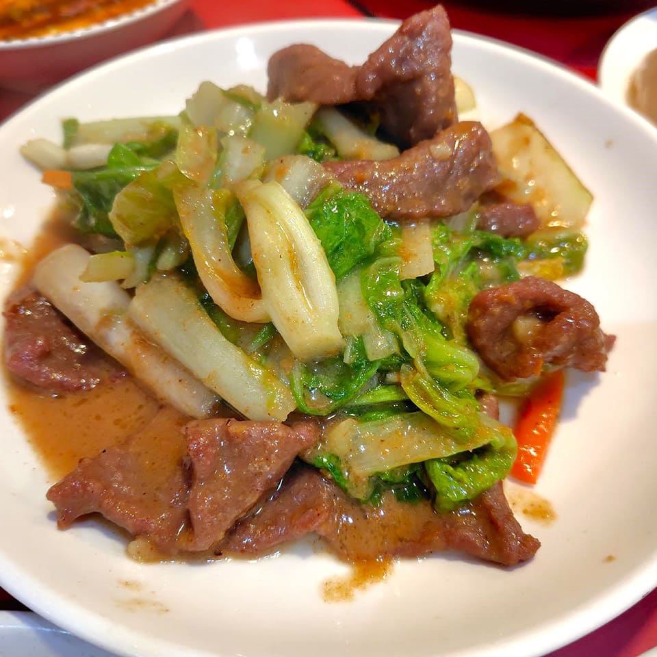 沙茶牛肉 (青菜と牛肉炒め)