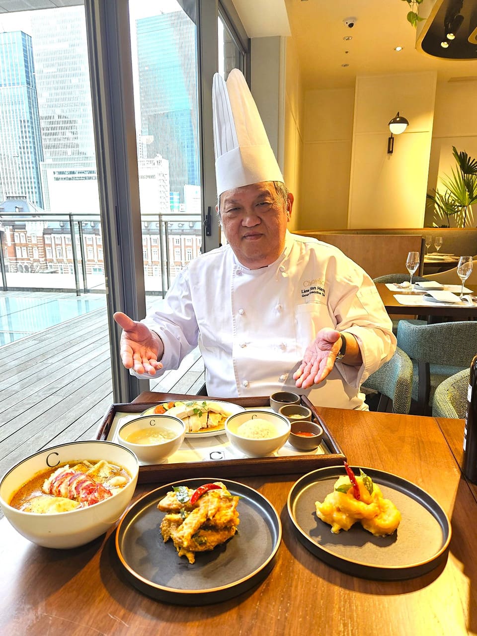 シンガポール海南鶏飯の名店「チャターボックス」刘殿雄氏