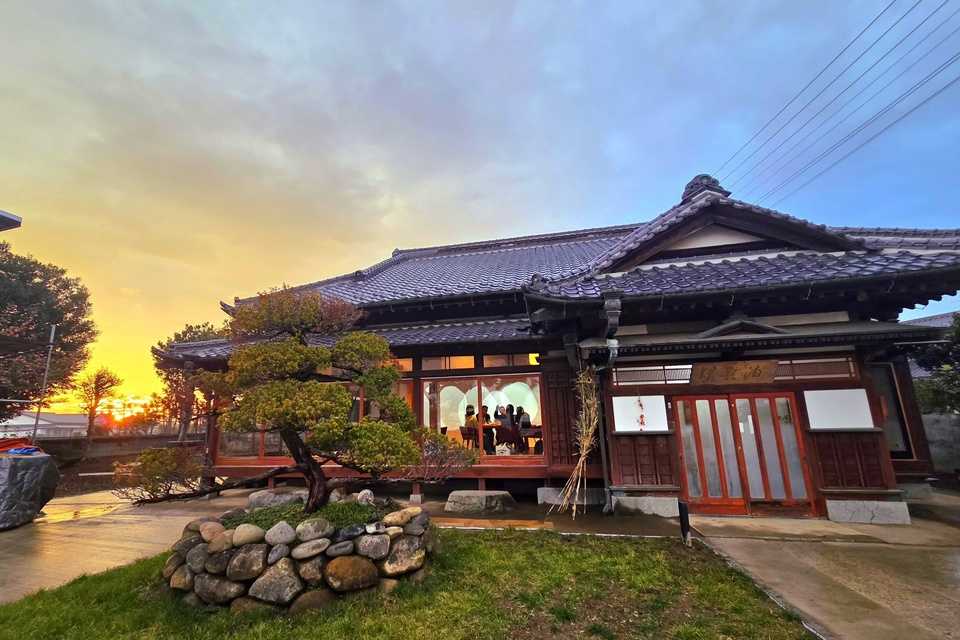 会場の梁餐泊