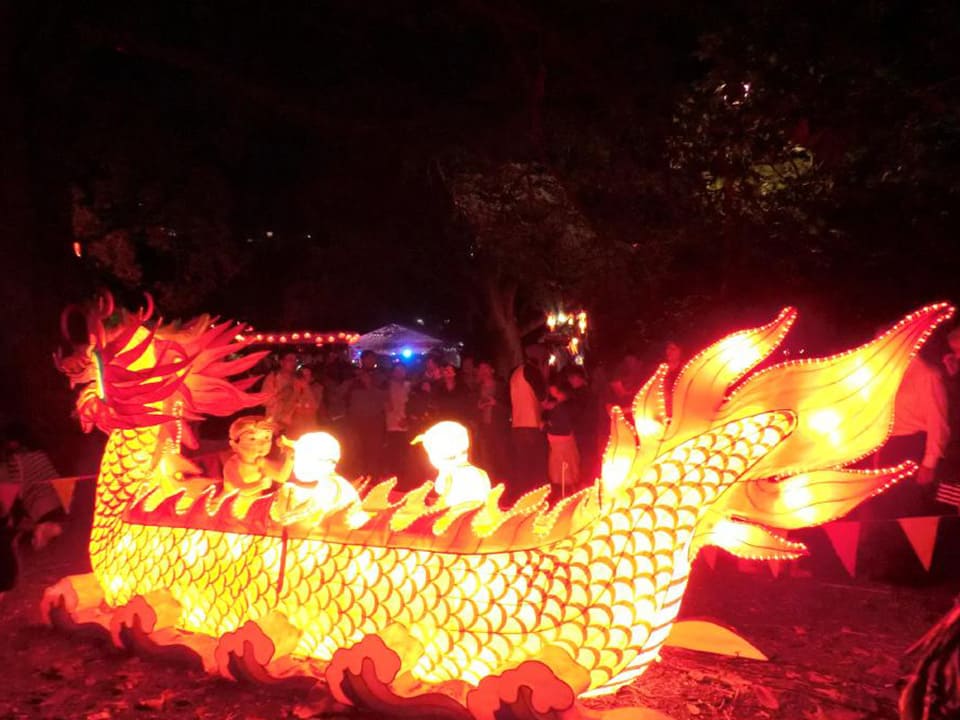 ランタンフェス龍横から