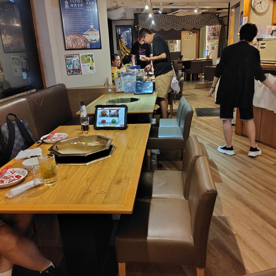 「冰煮羊炉」店内