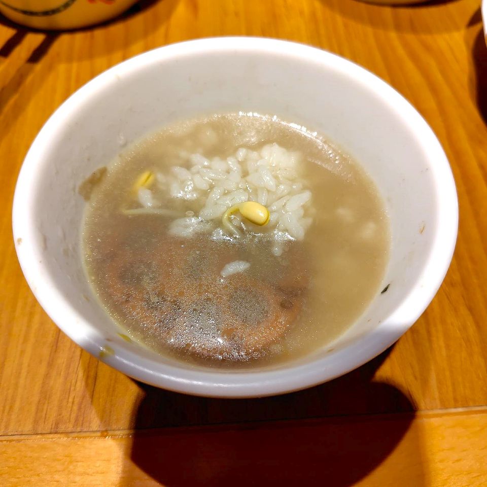 羊肉蒸餃のスープ